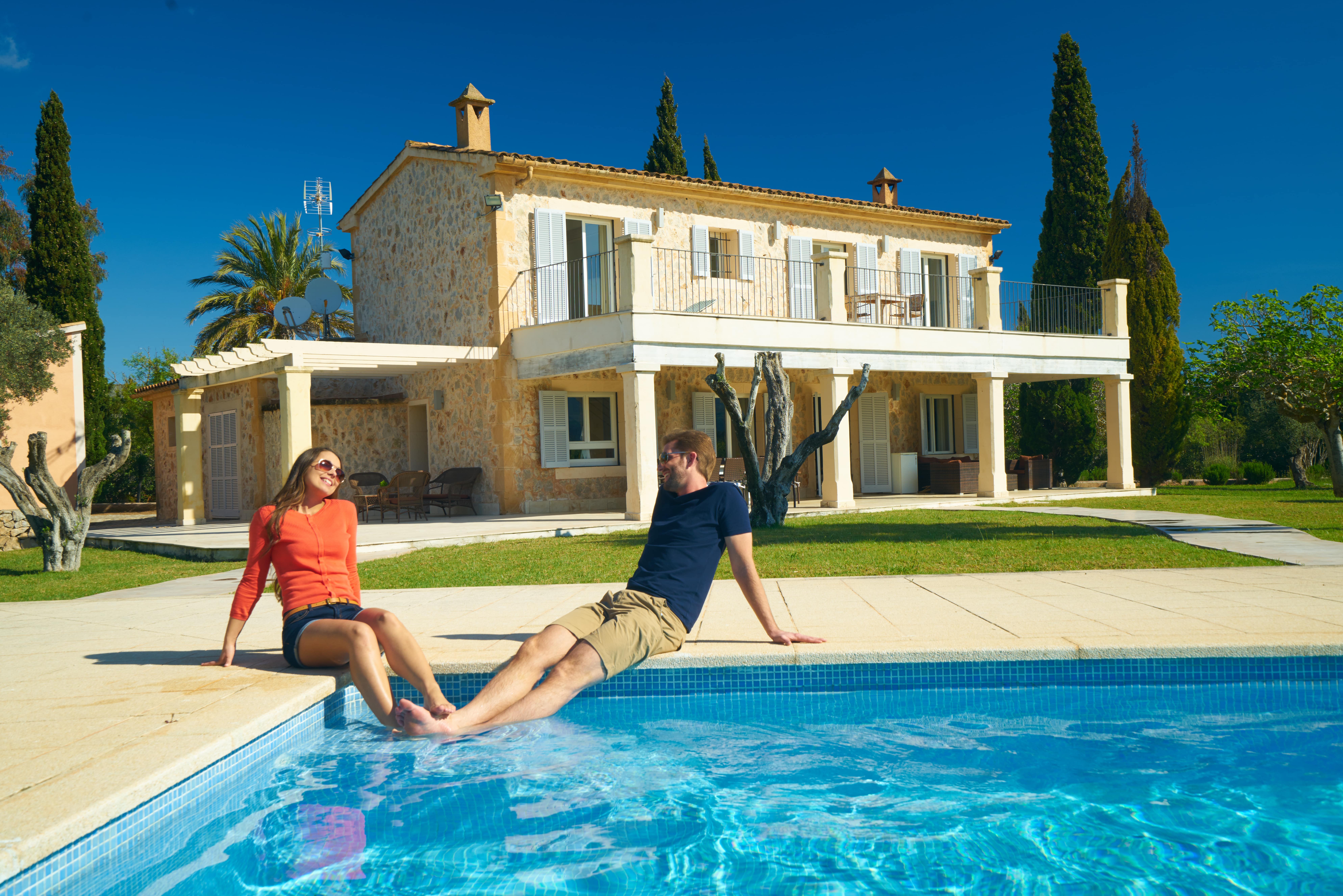 Liability Coverage for Backyard Fun: Pools, Grills and Guests